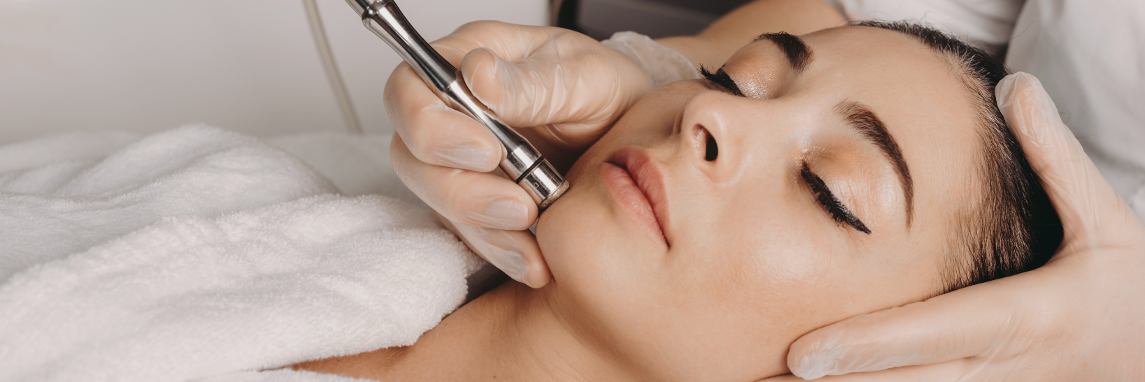 Rea Oxygen Lifting Facial hero 1