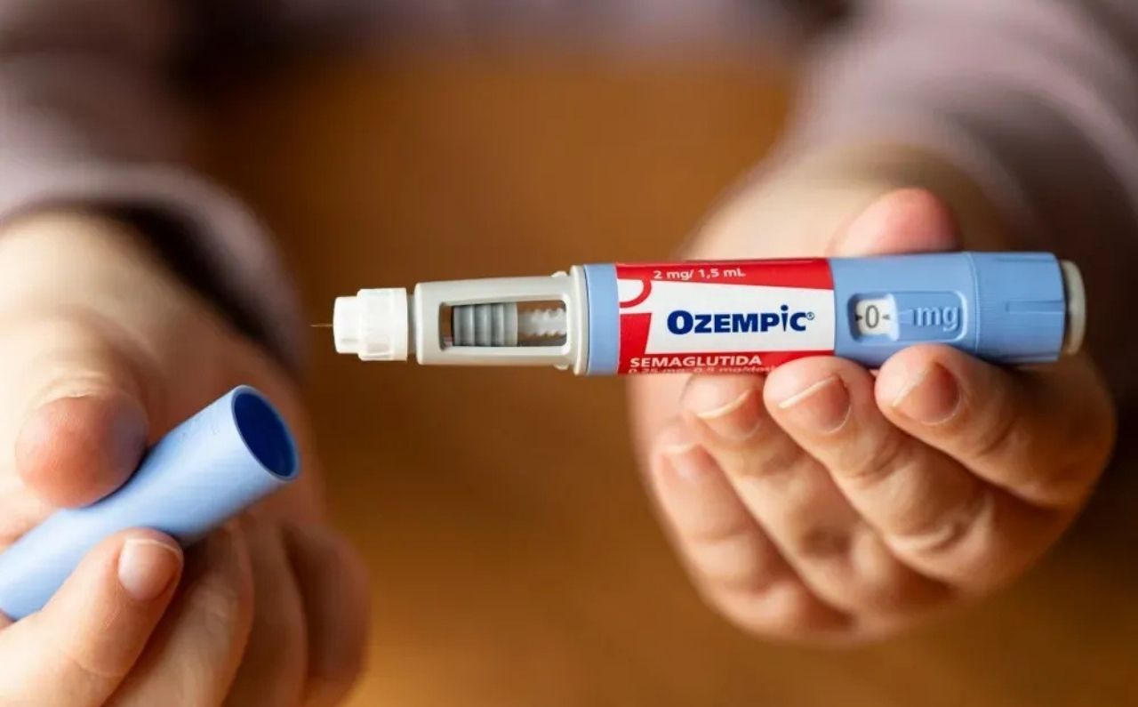 Ozempic® injection pen for type 2 diabetes and weight management, helping regulate blood sugar and support weight loss alongside lifestyle changes.